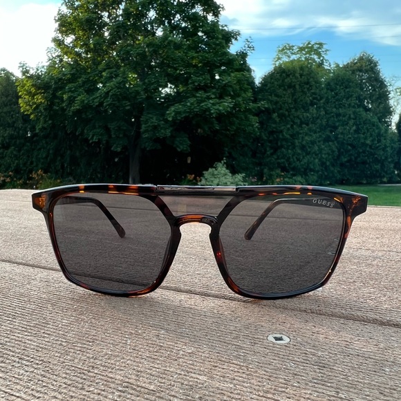 Guess sunglasses - Picture 1 of 4